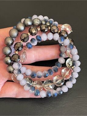 Faceted glass and Crystal Beaded bracelet.